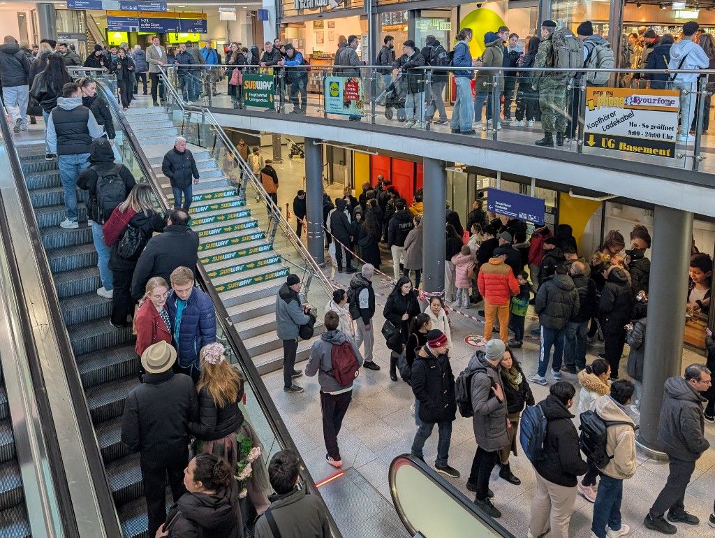 Lidl: olyan is van, hogy ekkora tömeg, csakhogy a piacon vannak mások is 