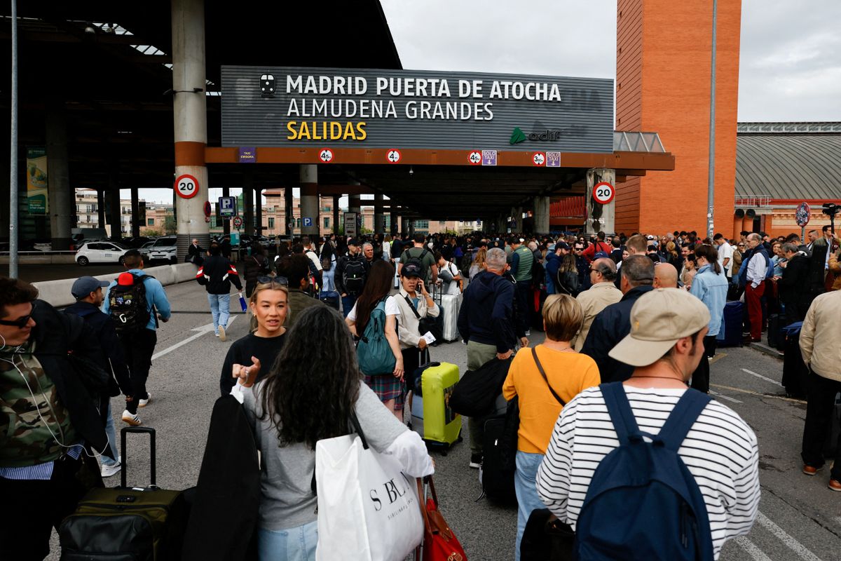 Delays after cable stolen from a high-speed train line between Madrid and Andalusia