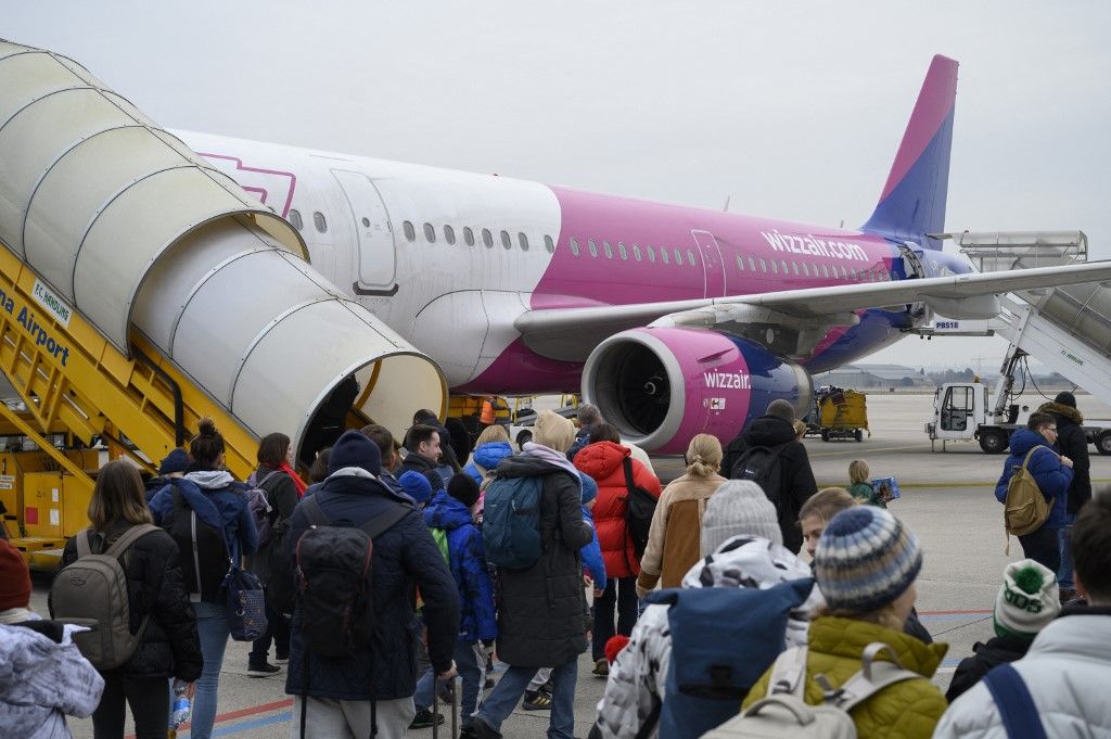 Airlines At Verona Villafranca Airport.