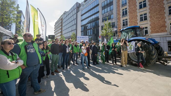 Brüsszel ostroma: európai gazdák az agrártámogatások megvédéséért tüntettek – Ukrajna a botránykő