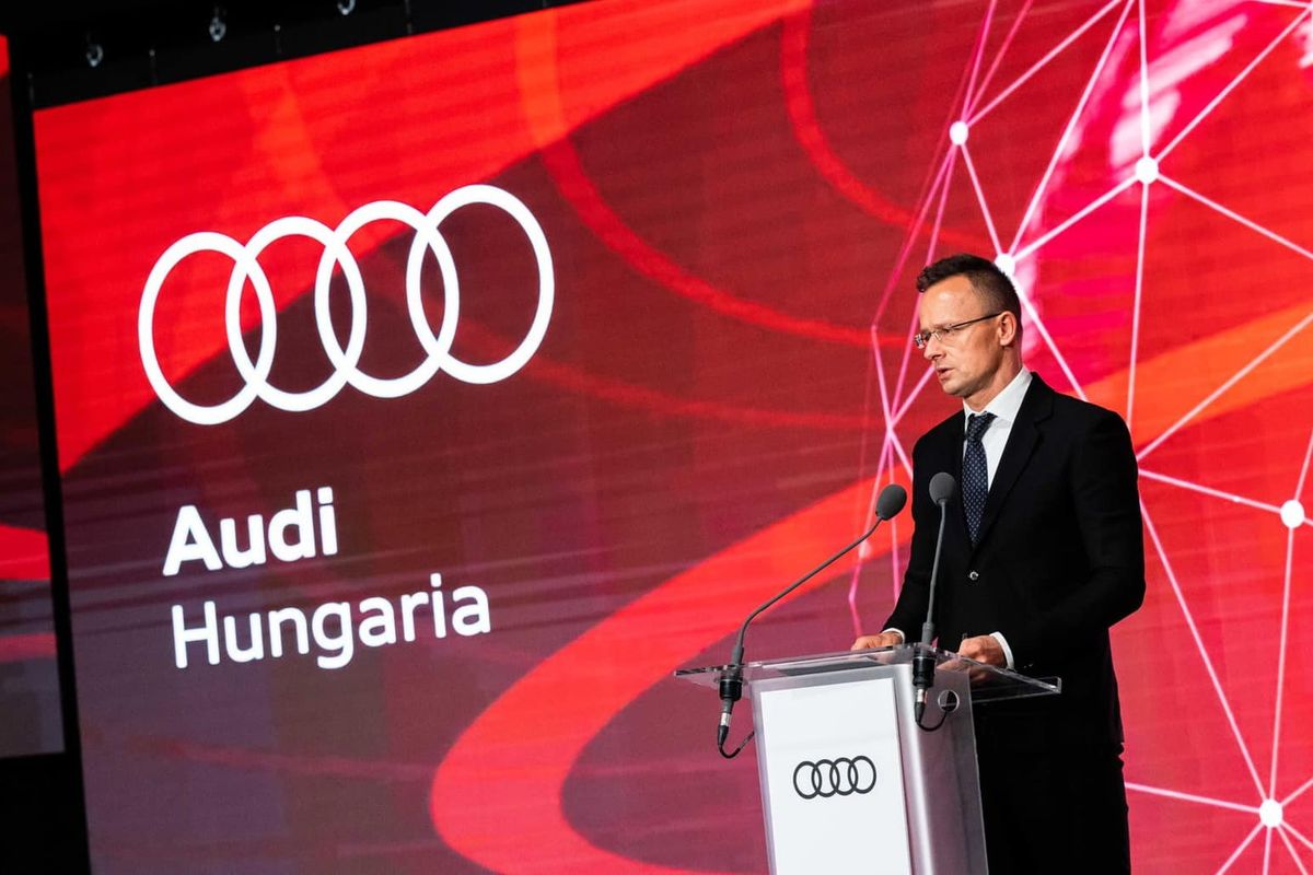 Szijjártó Péter, Audi győri audi