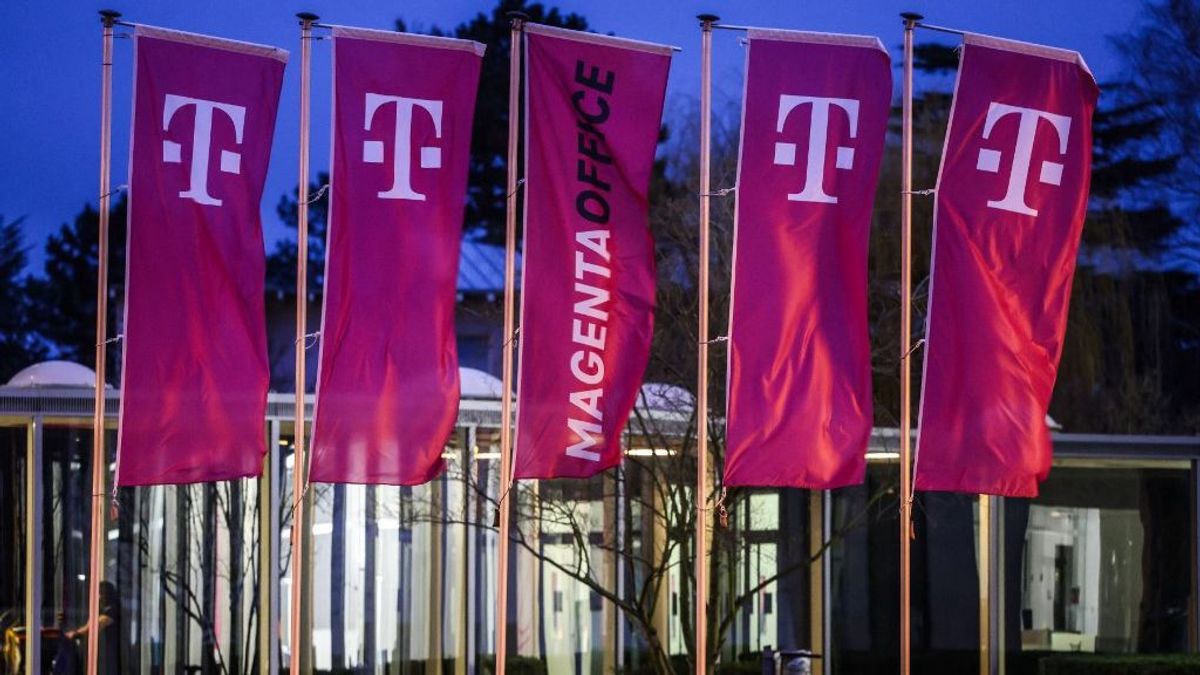 Csak egy irányt ismer a Magyar Telekom, egyre magasabbra száll a magenta felhő 