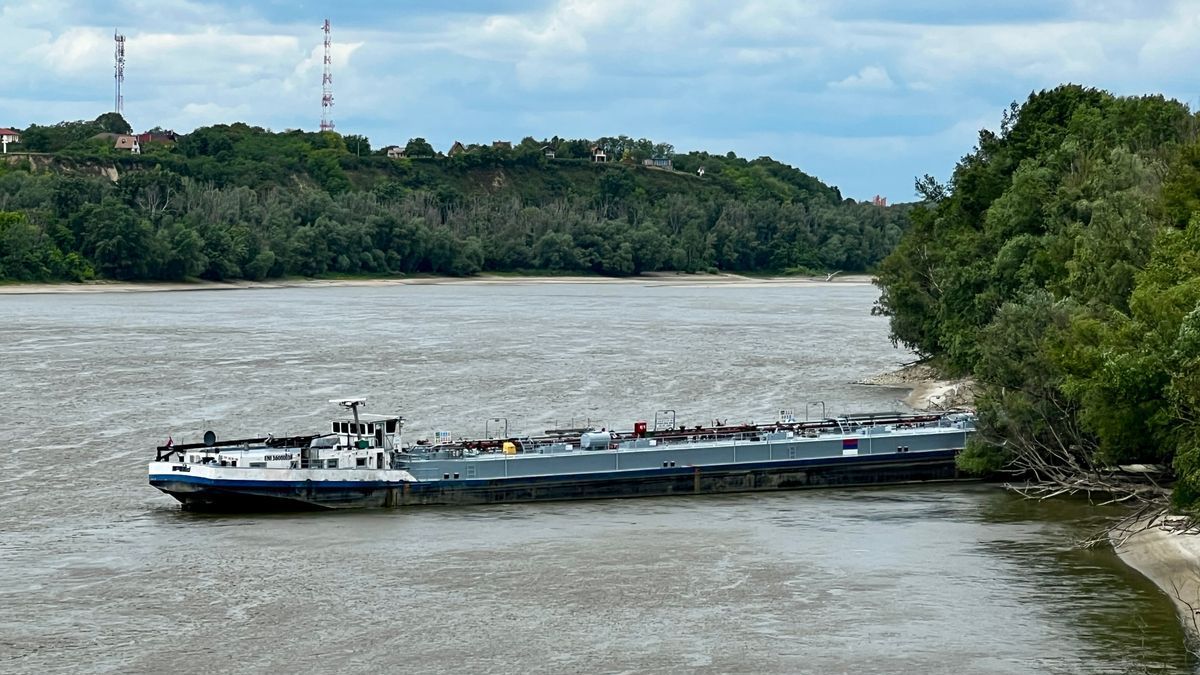 Ez is eljött: már a Dunáért is aggódni kell Magyarországon, hová lett belőle a víz – videón a szomorú helyzet Esztergomnál 
