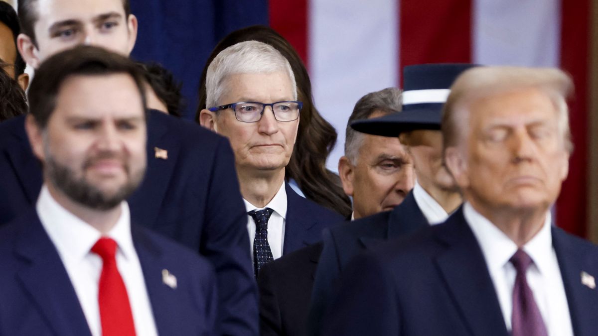 Tim Cook Apple Trump