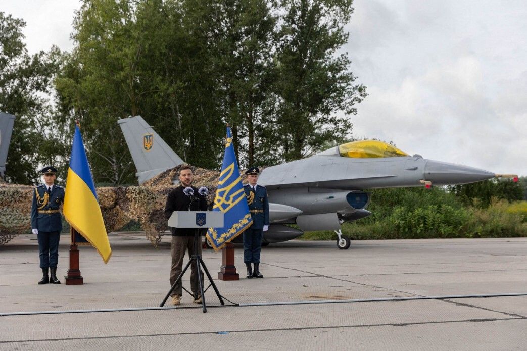 Ukraine receives its first F-16 fighter jets