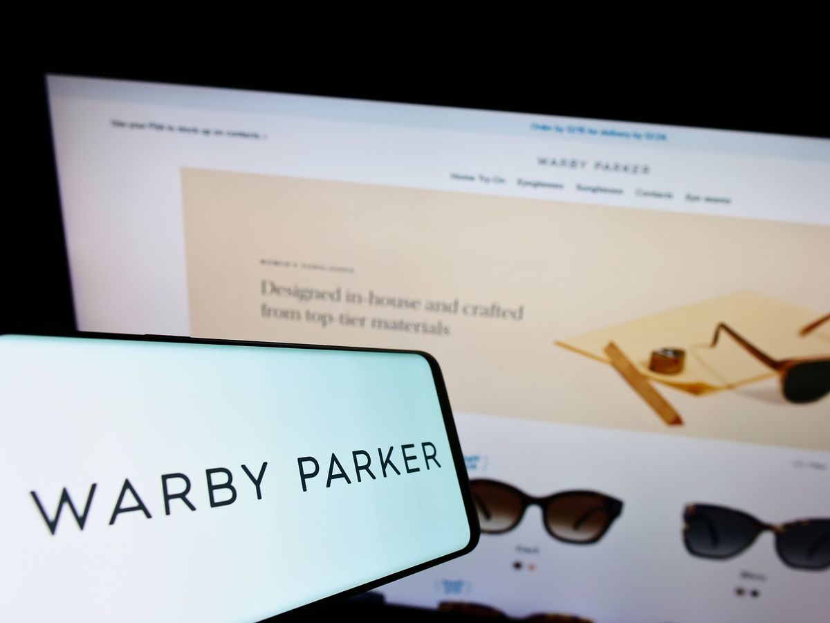 A Google okosszemüveget fejleszt a Warby Parker céggel. 
