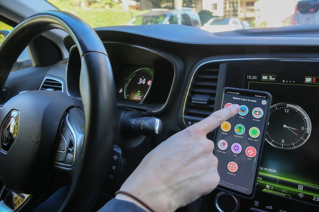 FRANCE - TRAFFIC - CAR APPLICATION - WAZE - POLICE