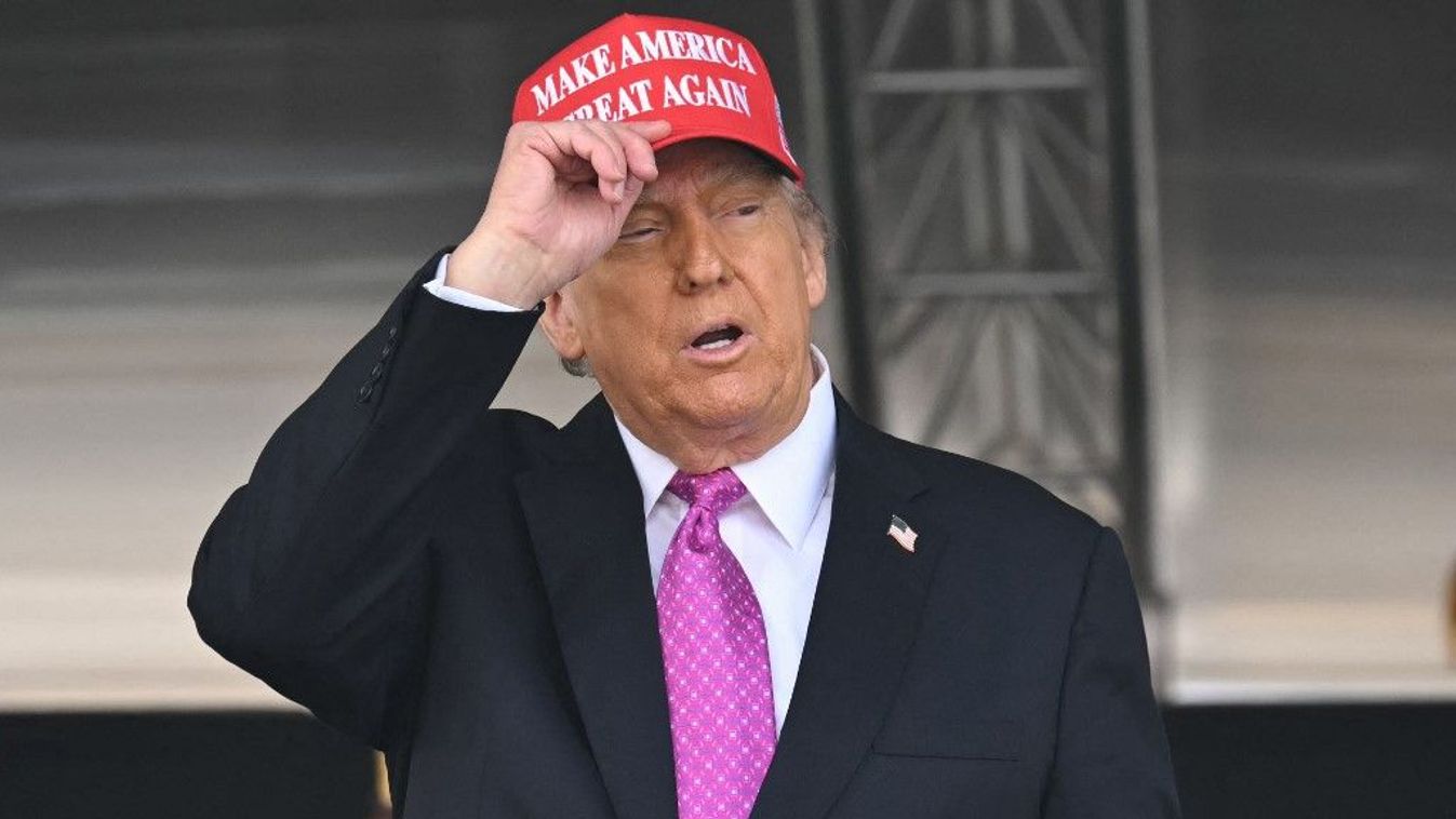 US President Donald Trump delivers the commencement address at the 2025 US Military Academy Graduation Ceremony at West Point vámháború