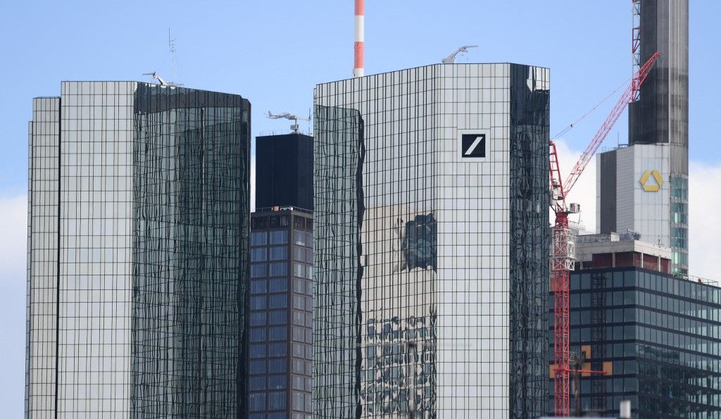 iroda Deutsche Bank and Commerzbank in Frankfurt