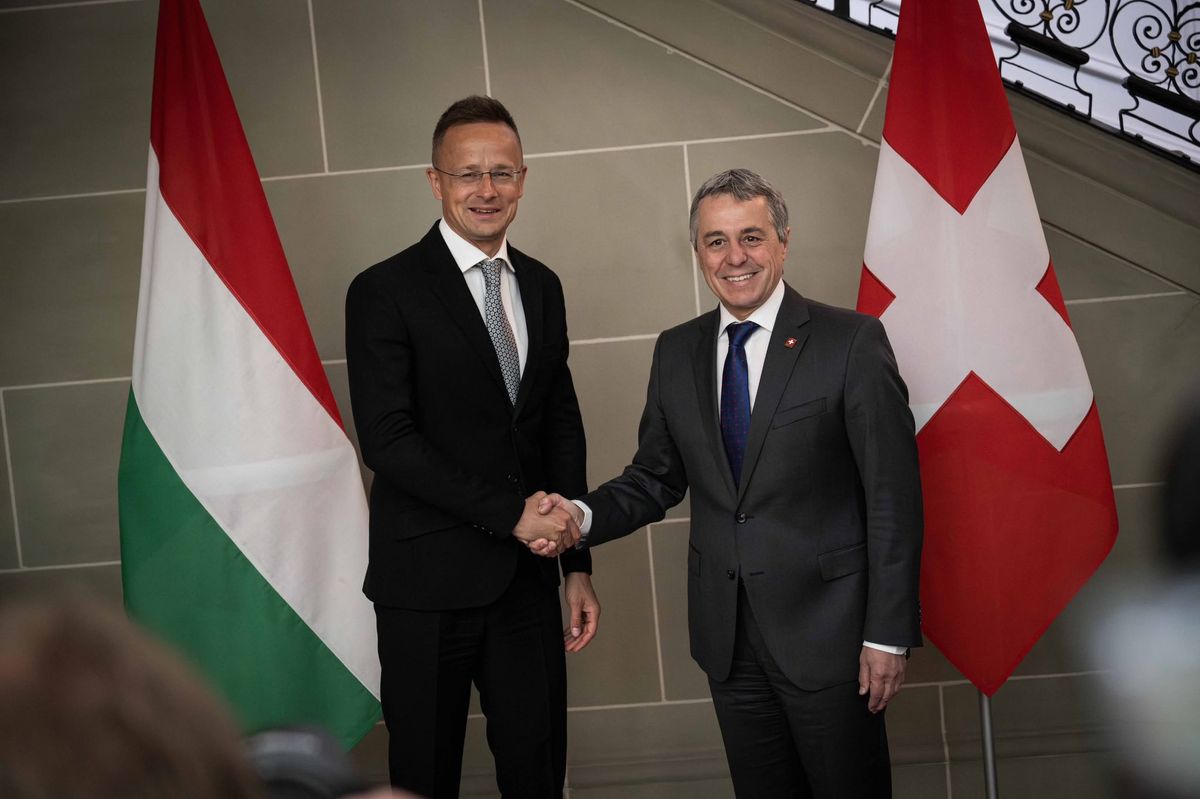 Szijjártó Péter Svájcban  Szijjártó Péter: Magyarország és Svájc kiáll a béketárgyalások mellett