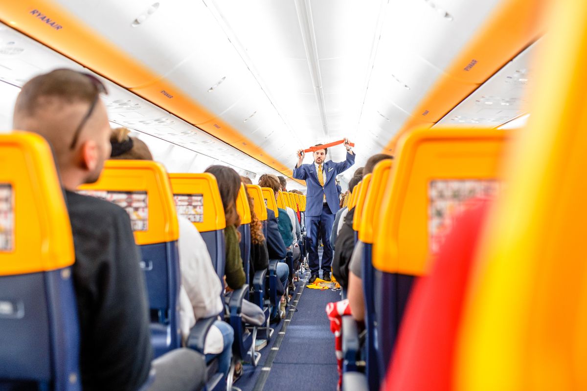 légiutaskísérő, ryanair