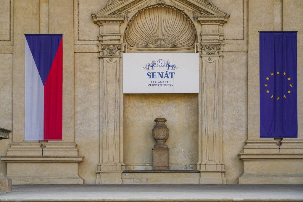Senate Of The Czech Republic In Prague Lemondott pénteken Pavel Blazek cseh igazságügyi miniszter, mert tárcája nagy értékű ajándékot fogadott el bitcoin kriptovalutában egy büntetett előéletű volt drogkereskedőtől. 