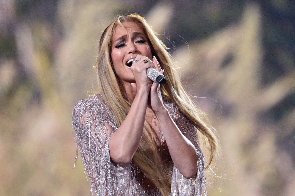 Jennifer Lopez még mindig nem döntött