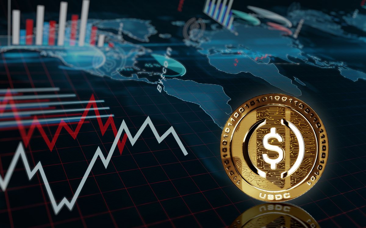 Usdc,Usd,Coin,Stablecoin,Cryptocurrency,Golden,Coin,Over,The,Chart.