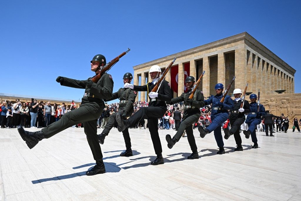Turkiye marks May 19 Ataturk, Youth and Sports Day A török hadsereg több tucatnyi tagját letartóztatták