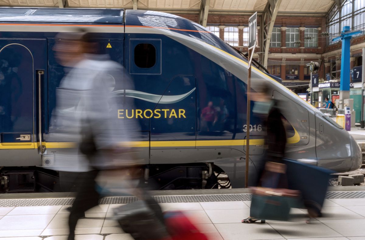 Kábel-lopás bénította meg az Eurostart – utasok ezrei rekedtek az állomásokon