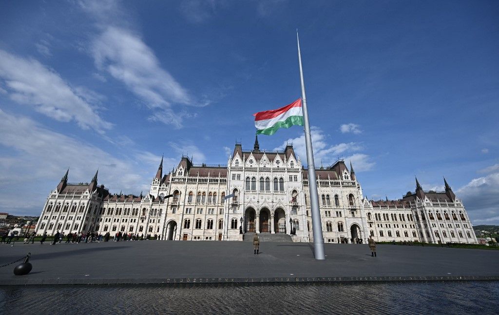 zászló, Parlament, költségvetés