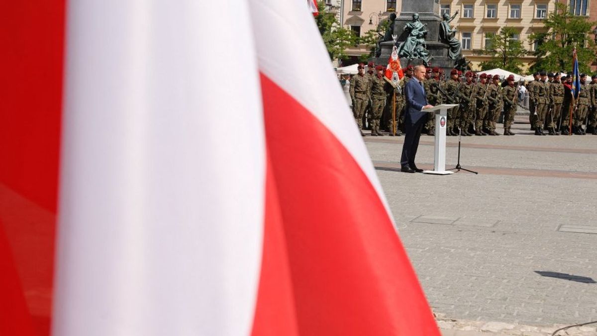 Orbán Viktornak ez nagyon nem hiányzott, Facebook-kommentben fakadt ki: ki akarják dobni az ezeréves magyar-lengyel barátságot – "Kész elmebaj" 