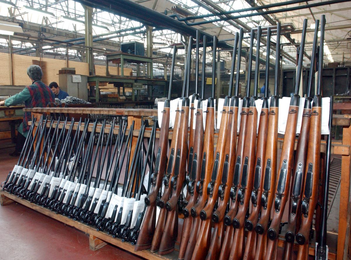 Kragujevac,,Serbia,-,Circa,January,2007:,Workers,At,Arms,Factory,