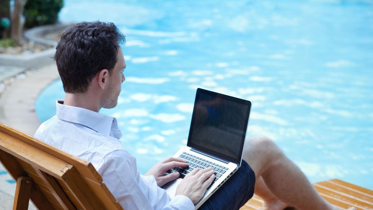 Özönlenek Magyarországra a digitális nomádok 