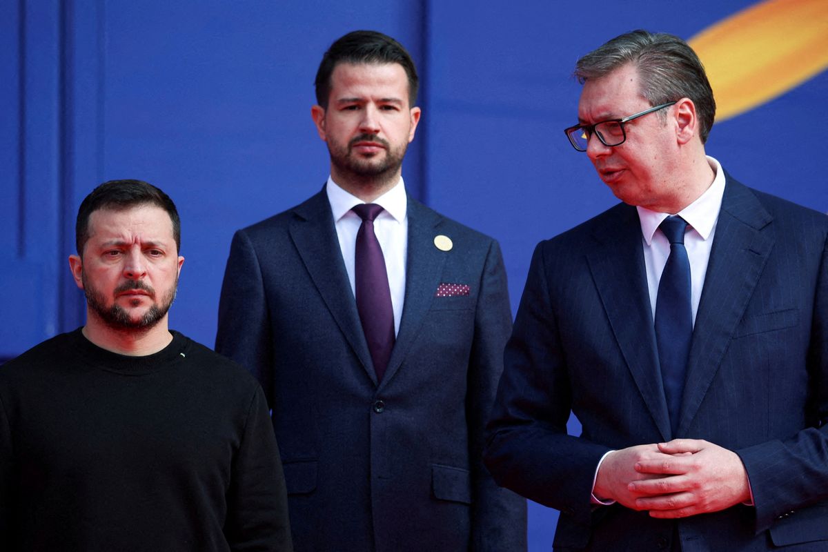  Szerbia elnöke részt vesz az odesszai Ukrajna–Délkelet-Európa csúcstalálkozón. FILE PHOTO: Ukrainian President Volodymyr Zelenskiy  and Serbian President Aleksandar Vucic