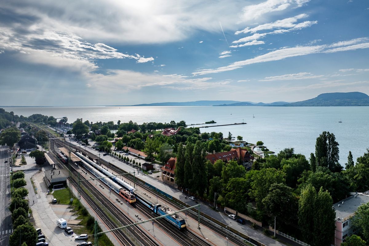 vonat, vasút, MÁV, Balaton sólyom