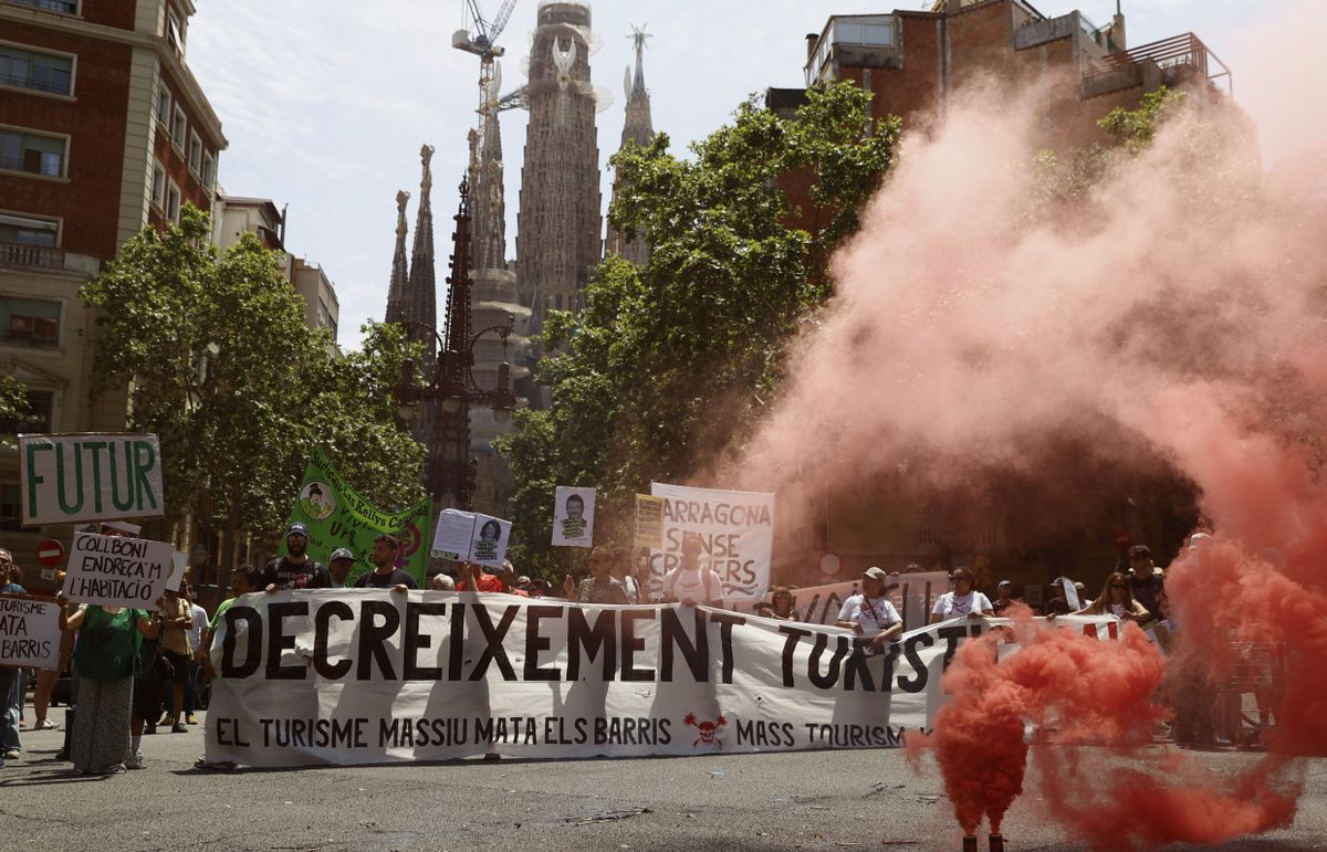 lakhatási válság Anti-tourism activists launch coordinated protests in Spain, Portugal and Italy