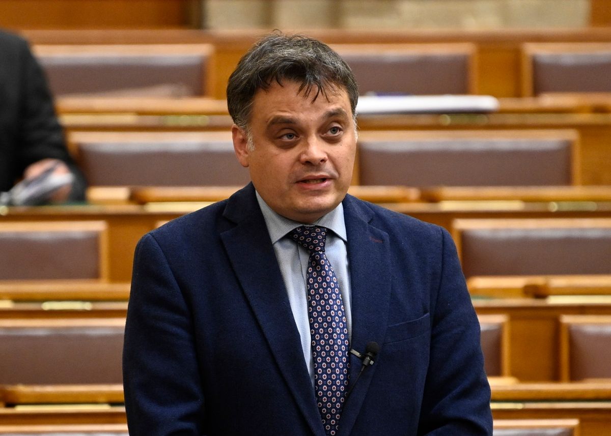 LATORCAI Csaba