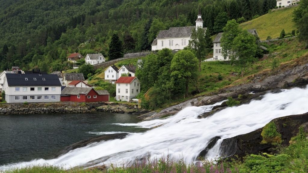 Hellyltfossen Waterfall, Hellesylt Village, More og Romsdal County, Norway