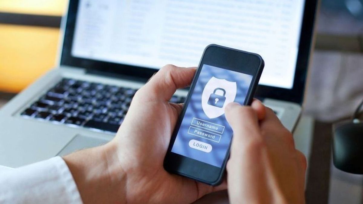 Telefonos csalásra figyelmeztette ügyfeleit egy hazai szolgáltató 
