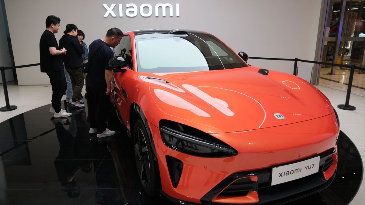 Máris leszerepelt az új kínai csodaautó, amit percek alatt százezrek rendeltek meg: kigyulladt a Xiaomi YU7 – ez a gond vele 