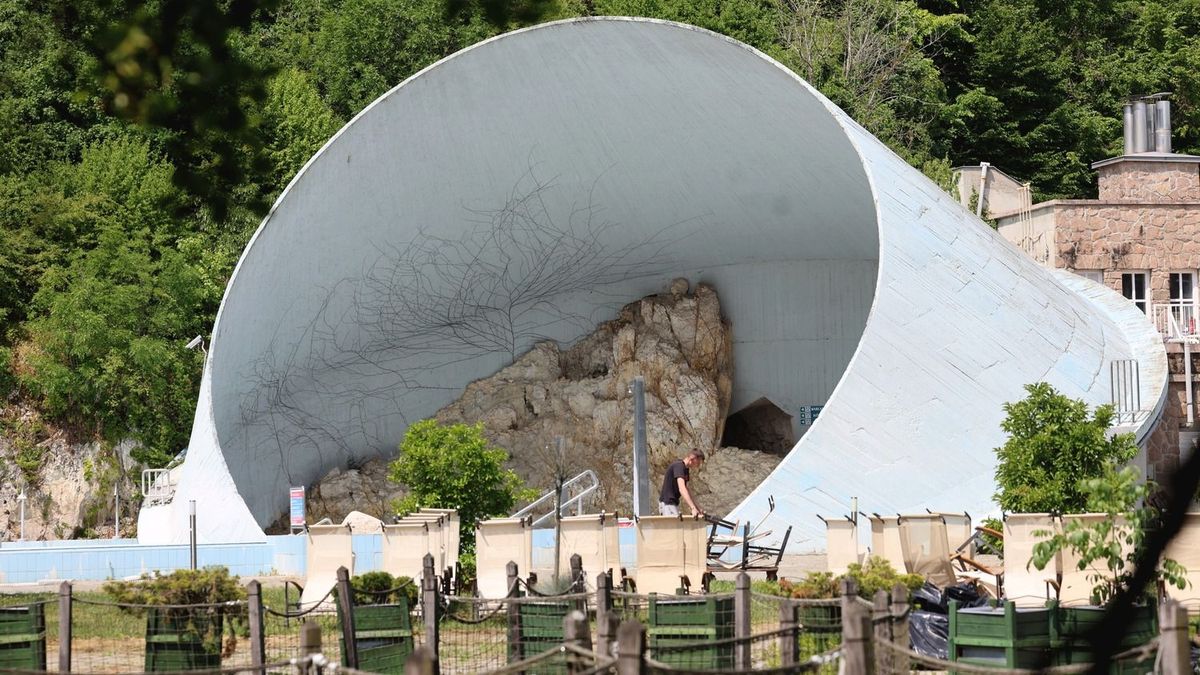 Leégett a magyarok kedvelt fürdője – évekig javították, már kezd formát ölteni 