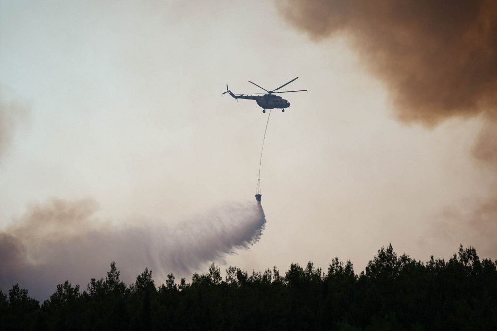 Fight against forest fire, broke out in Buca District of Izmir continues, horvátország, 