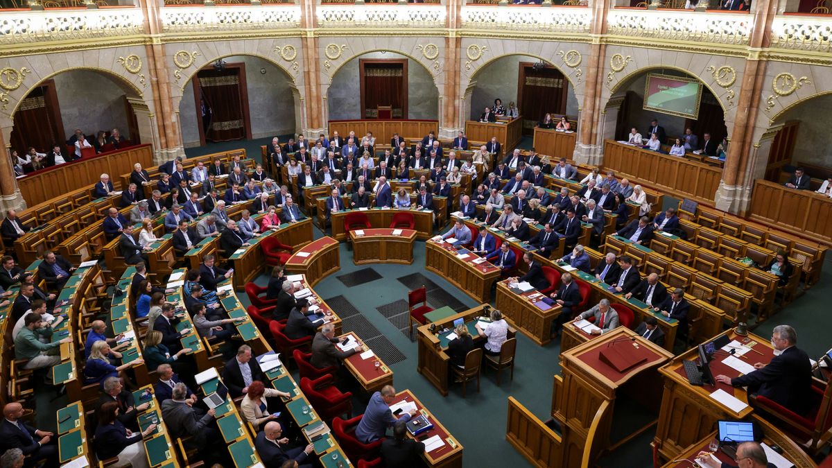 Végső döntést hoz a parlament: Magyarország órákon belül írásba adhatja, hogy visszavonhatatlanul szembe fordul az EU-val - ez az oka