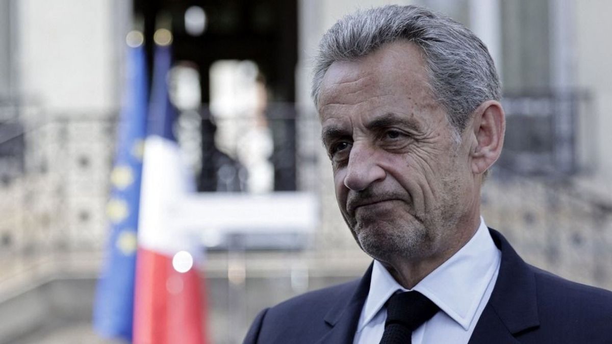 Megfosztották Nicolas Sarkozyt a Becsületrend kitüntetéstől