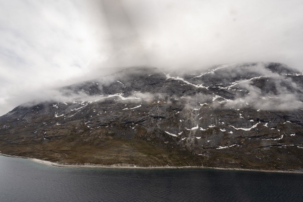 Helicopter tour in Greenland Értékes fém bányászata indulhat el Grönland molibdén