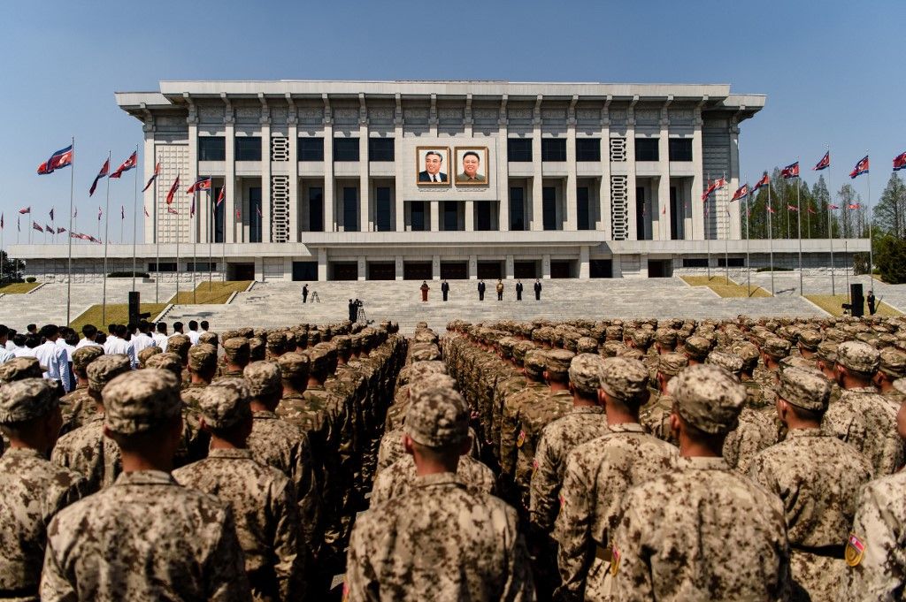 Észak-Korea több ezer katonát vezényel Oroszországba
