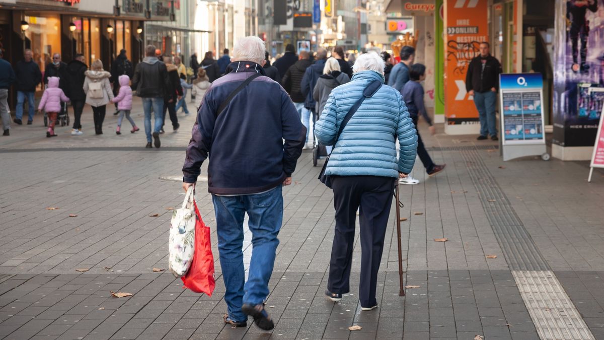 Nagyobb biztonságban lesznek az idősek – fejlesztik a Gondosóra programot 
