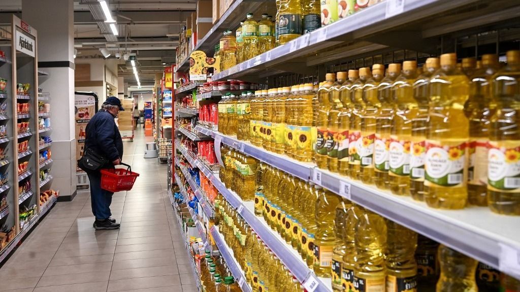 KSH kisker kiskereskedelem élelmiszerár, infláció, drágulás, GVH árfigyelő, árrésstop, áfa-visszatérítés
pünkösdi nyitvatartás, boltzár
hosszú hétvége