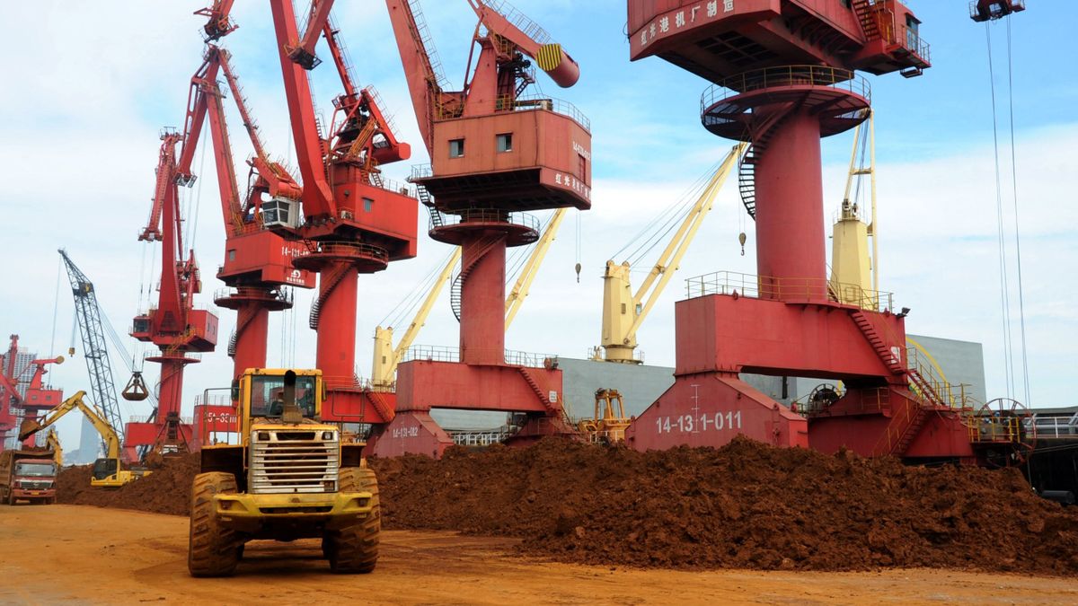 Rare earth sector plans more higher value-added products Áprilisban leállították a kínai ritkaföldfémek exportját, ami azonnali ellátási sokkot okozott az autóiparban kínai ritkakföldfém