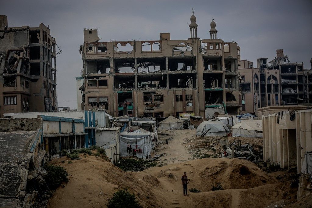 Daily life in Gaza under Israeli attacks