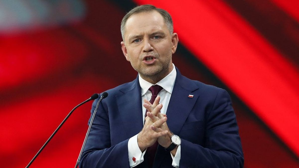 Az új lengyel elnök Trumpnak megköszönte, Von der Leyennek beszólt