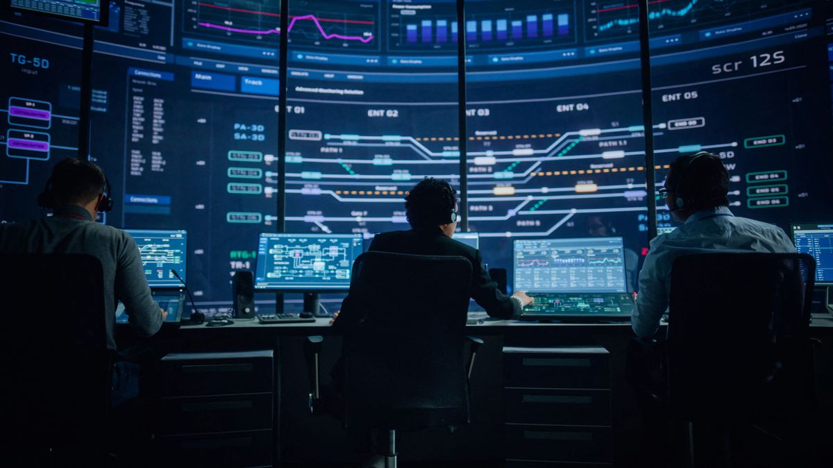 mesterséges intelligencia Cyber security specialists working in control room mesterséges intelligencia