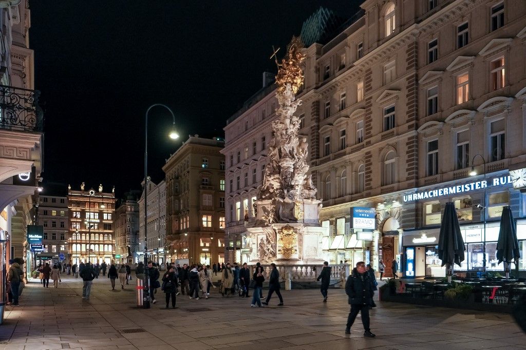 ATX Vienna, Austria dz?dz?dz? Architectural detail of the Graben, one of the most famous squares in Vienna's first district, the city center.