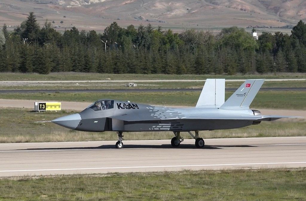törökország KAAN, Turkiye's homegrown fighter jet, carries out its second successful test flight