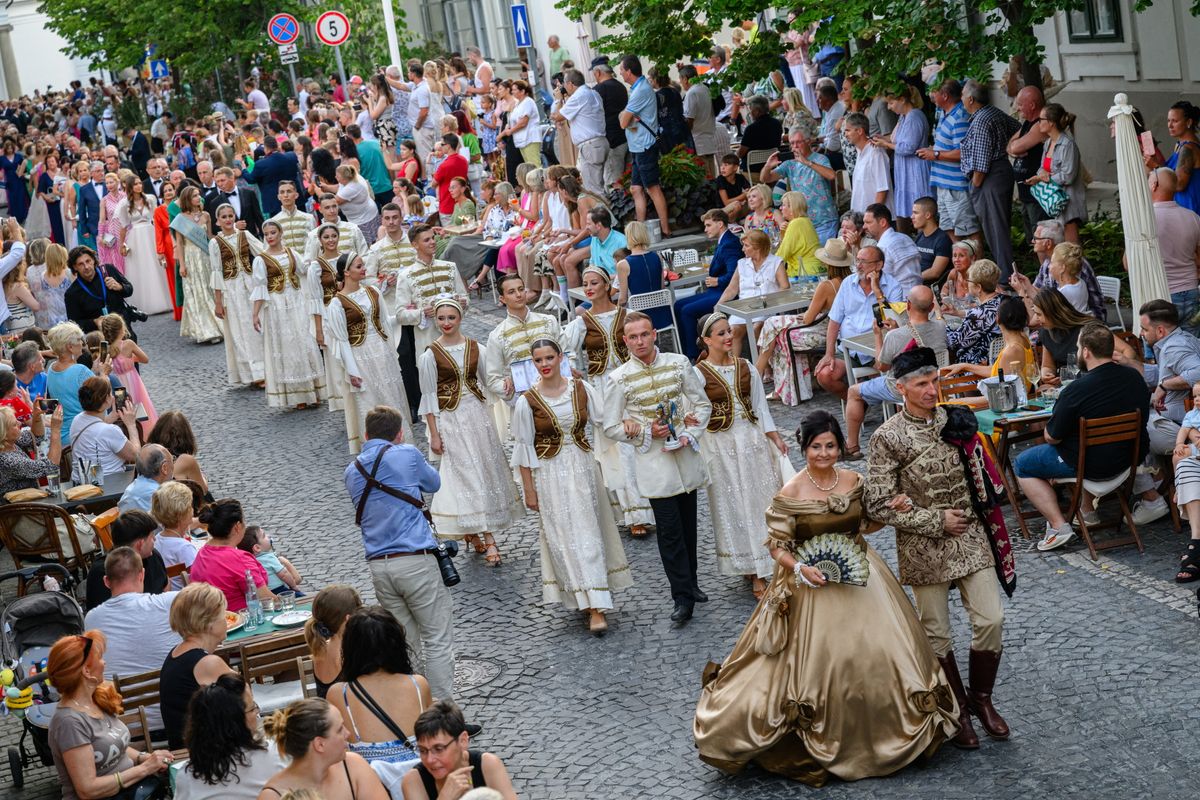 Rekordszámú bálozót várnak a 200. balatonfüredi Anna-bálra