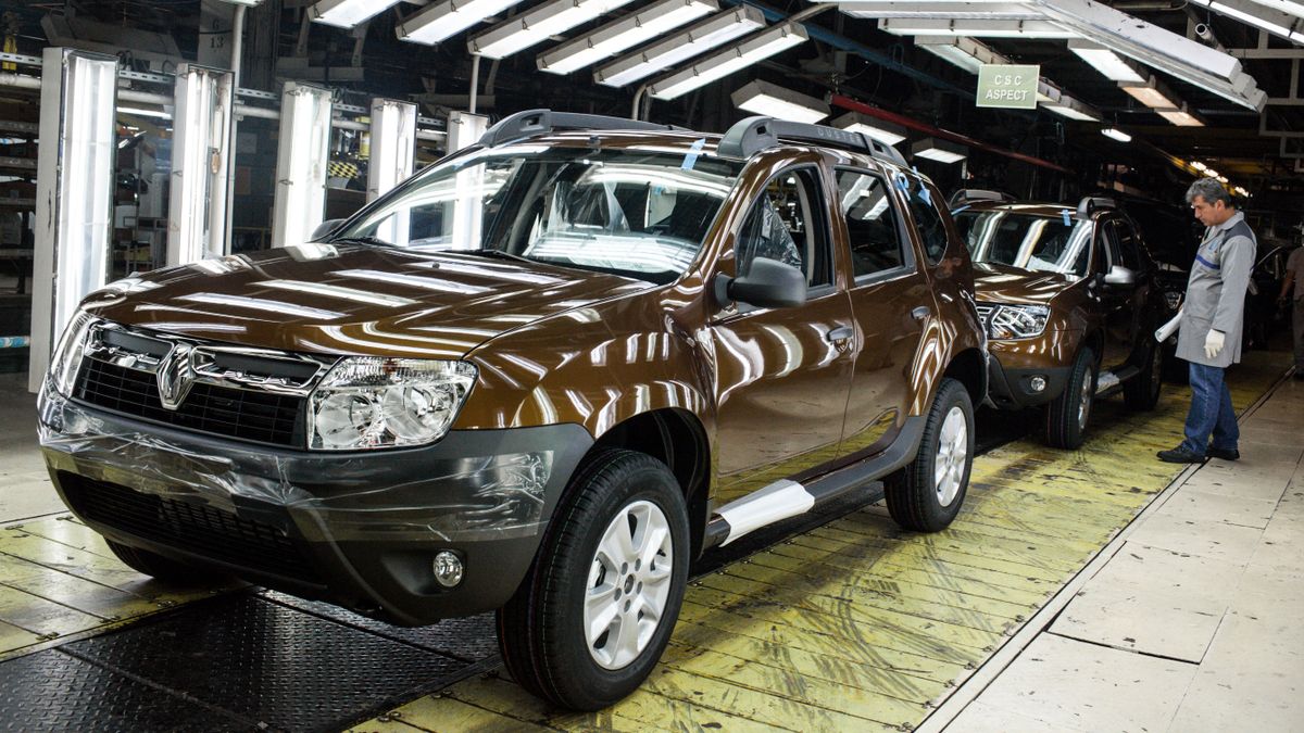 Már a Dacia sem menti meg: óriási bajban a román autóipar – egymást érik a leépítések és az üzembezárások 