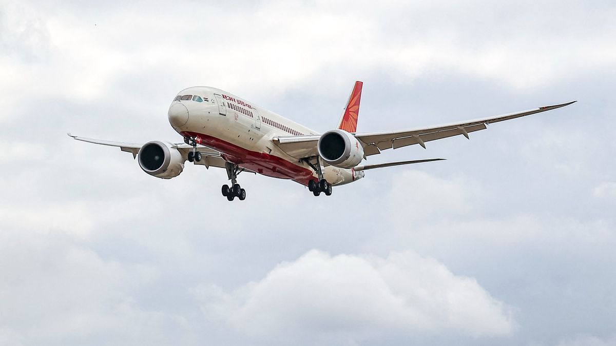 Ijesztő üzenetet küldtek a toronynak a Boeing 787-es pilótái, így jutottak át az iráni rakéták az izraeli pajzson – heti összefoglaló