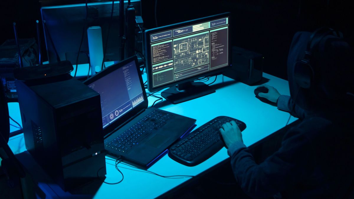 Hackers,Breaking,Server,Using,Multiple,Computers,And,Infected,Virus,Ransomware.
állami intézmények