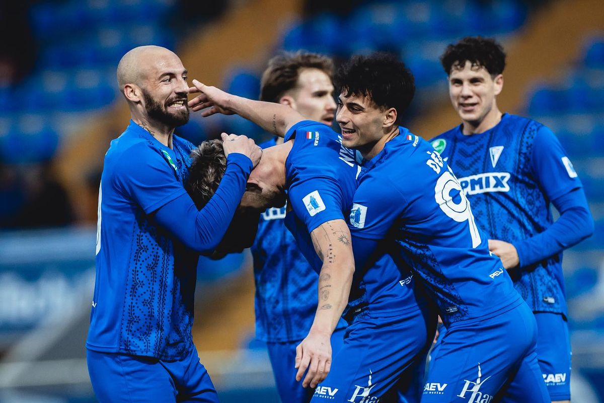 ZTE FC